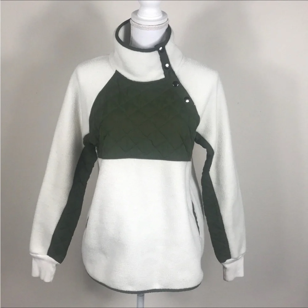 Abercrombie and Fitch Asymmetrical snap up fleece Size Small - Picture 6 of 8